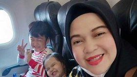 Ratih Windaniaová pověsila na sociální sítě poslední fotku a pak se s ní a dalšími 61 lidmi na palubě letadlo zřítilo.