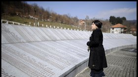 Památník obětí vyvražďování muslimů ve Srebrenici