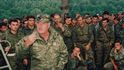 Válečný zločinec Ratko Mladić na archivních fotografiích. Válečný zločinec Ratko Mladić na archivních fotografiích.