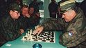 Válečný zločinec Ratko Mladić na archivních fotografiích. Válečný zločinec Ratko Mladić na archivních fotografiích.