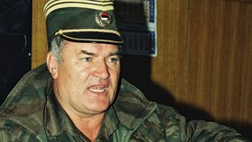 Válečný zločinec Ratko Mladić na archivních fotografiích