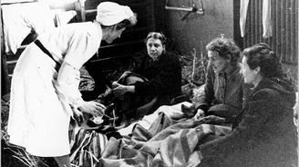 Menstruace v době holocaustu: Jak ji zvládaly ženy v koncentračních táborech