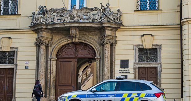  Policie zasahuje na brněnském magistrátu, přesněji na bytovém odboru a u náměstka Petra Hladíka (KDU-ČSL).