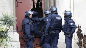 Policejní razie v Saint-Denis