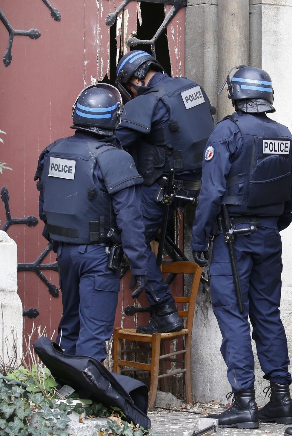 Policejní razie v Saint-Denis