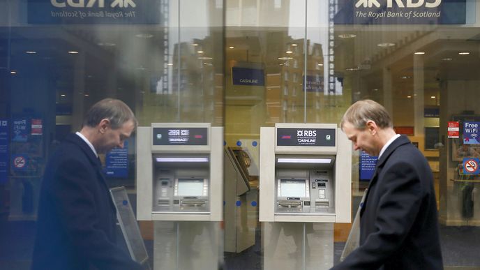 OPĚT V POTÍŽÍCH. Manažeři RBS mají po včerejším oznámení výsledků bankovních testů nad čím přemýšlet.