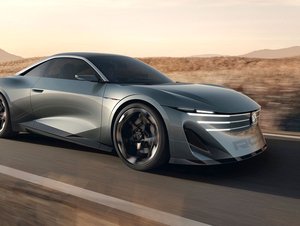 Peugeot vrací do hry RCZ. Elektrické kupé dostalo plochou baterii a pět set koní