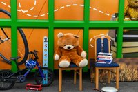 Hračky, nábytek, knihy či oblečení vítány: V Libni vzniklo nové komunitní re-use centrum