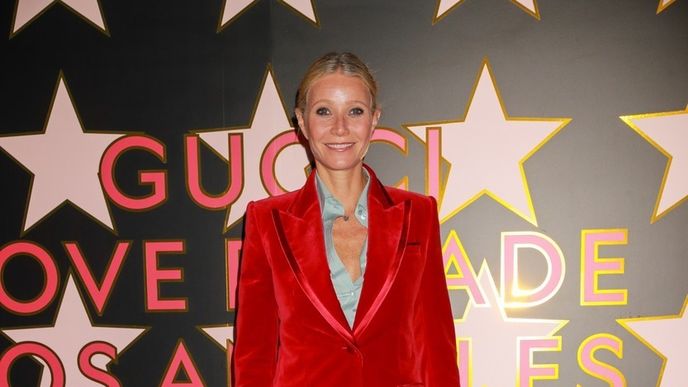 Gwyneth Paltrow. Je to vintage model Gucci, nebo ten z poslední přehlídky?