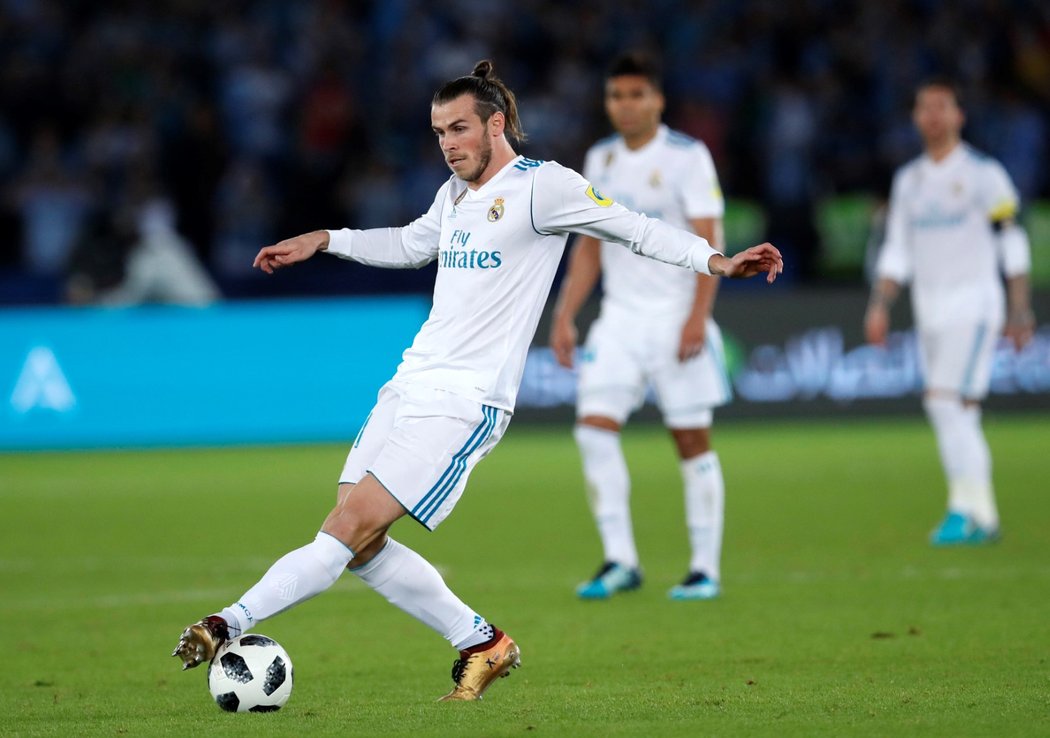 Gareth Bale s míčem. Na hřiště se dostal na posledních deset minut