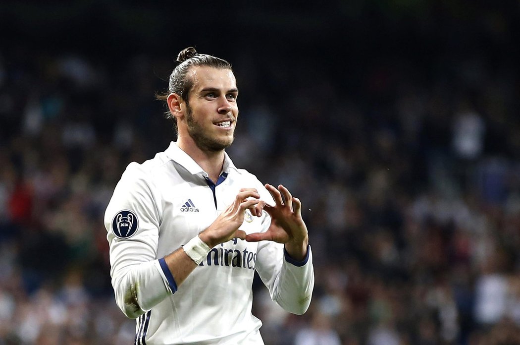 Záložník Realu Madrid Gareth Bale slaví gól proti Legii