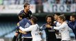 Fotbalisté Realu Madrid slaví gól na půdě Celty Vigo