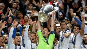 Fotbalisté Realu Madrid otočili vývoj finálového zápasu Ligy mistrů s Atlétikem z 0:1 na 4:1. Vyhráli tak tuto prestižní klubovou soutěž už podesáté.