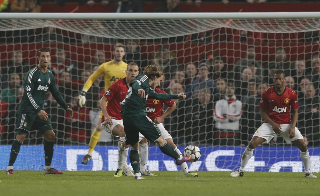 Krásná střela Modriče, záložníka Realu Madrid, si našla cestičku do branky a chorvatský záložník vyrovnal na 1:1.