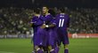 Fotbalisté Realu Madrid slaví gól proti Betisu