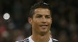 Útočník Realu Madrid Cristiano Ronaldo se před utkáním s Atlétikem pochlubil ziskem Zlatého míče