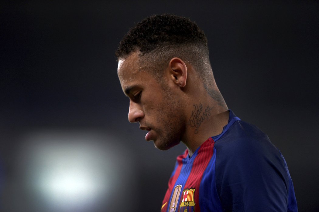 Zklamaná hvězda Barcelony Neymar