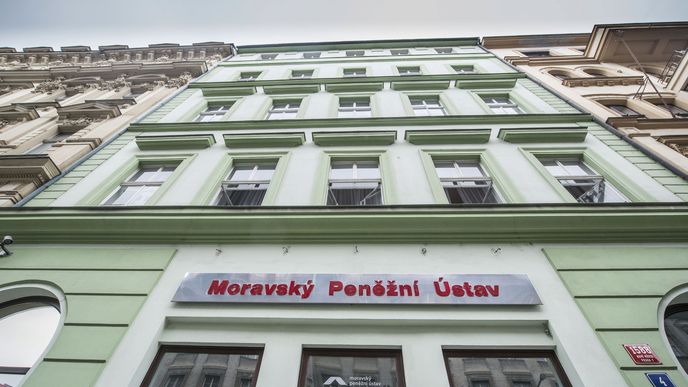 Činžovní dům na Senovážném náměstí v Praze, který vlastní Moravský peněžní ústav.