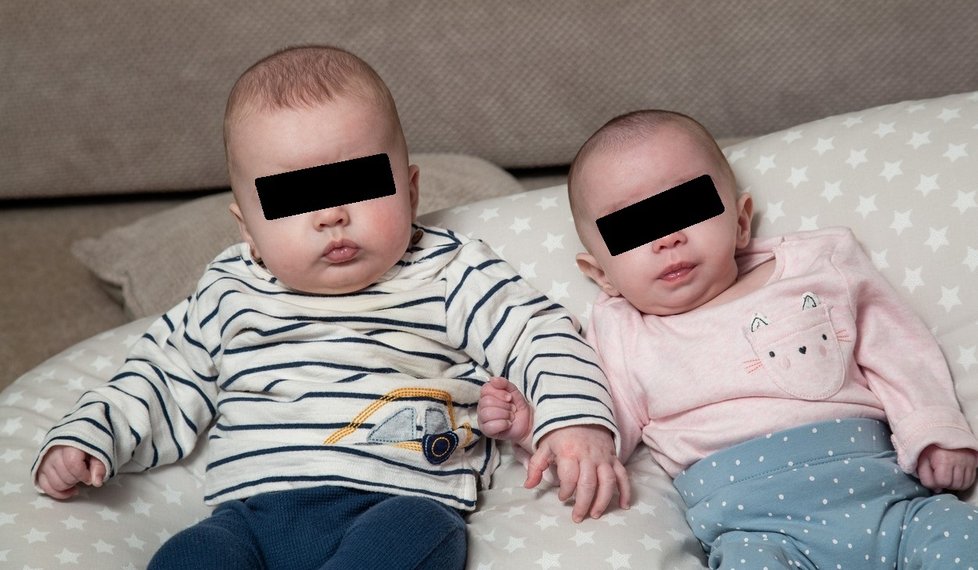 Máma (39) porodila dvojčata: Sourozenci byli počati s odstupem tří týdnů