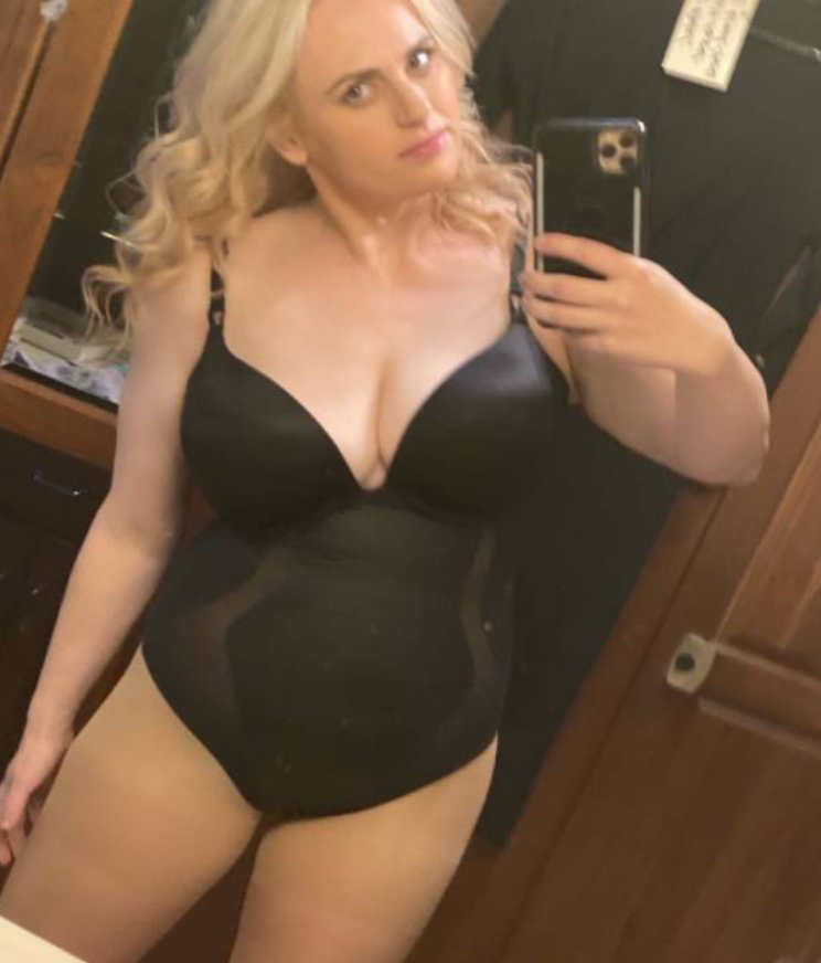 Rebel Wilson v sexy prádle