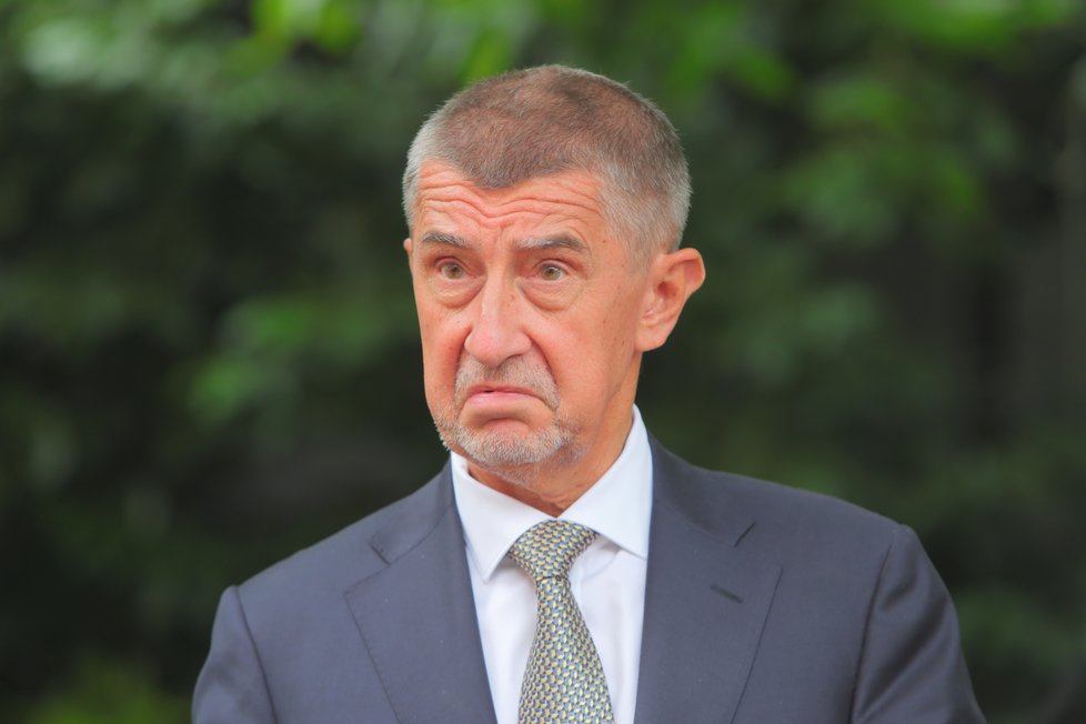 Zatímco premiér Andrej Babiš pracuje podle svých slov v Čechách, jeho manželka Monika je téměř celý červenec ve své oblíbené Francii.