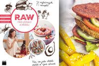 Recenze: Kuchařka představuje raw jako speciální dietu pro zdraví a krásu