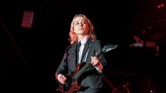 Písničkářka Phoebe Bridgers se s odvahou a bravurně pouští i do neradostných témat Písničkářka Phoebe Bridgers se s odvahou a bravurně pouští i do neradostných témat