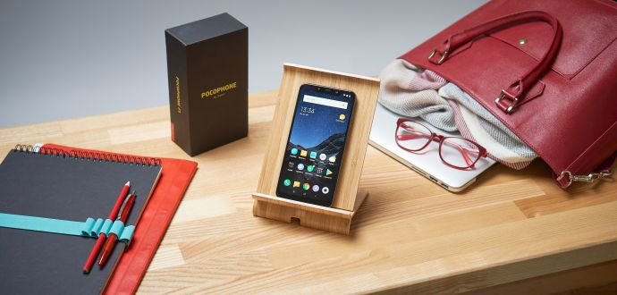 Recenze Xiaomi Pocophone F1: špičkový smartphone nemusí stát majlant