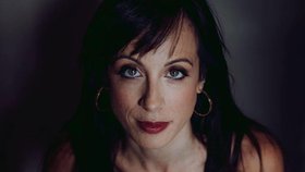 Johana Gustawsson žije s manželem ve Švédsku.