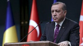 Ergodan chce cenzurovat evropská média: Turecko si kvůli satiře předvolalo německého velvyslance.