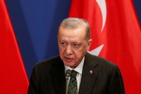 Erdogan odsouhlasil vstup Švédska do NATO. Dostane za to bojové letouny?