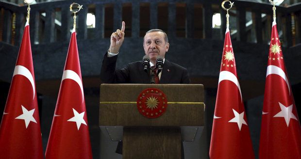 Erdogan opět vydírá: Pokud nám EU nezruší víza, uprchlická dohoda padá