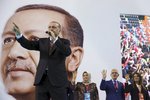 Turecko se pomalu mění na prezidentský stát. Přeměnu završí volby příští rok, ve kterých bude kandidovat opět Erdogan.