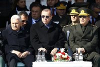 Turecko obnoví trest smrti, odhadl Erdogan. „Podepíšu to bez váhání“