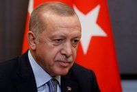 Turecký prezident přikázal vyhostit velvyslance 10 zemí. Bojovali za vězněného filantropa