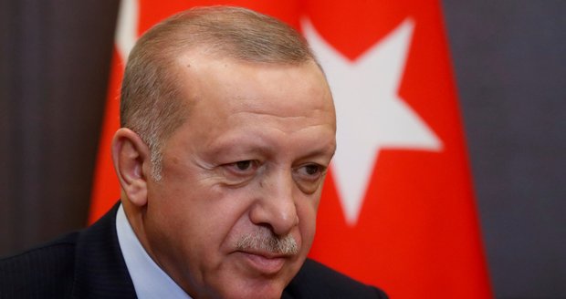 Turecký prezident přikázal vyhostit velvyslance 10 zemí. Bojovali za vězněného filantropa