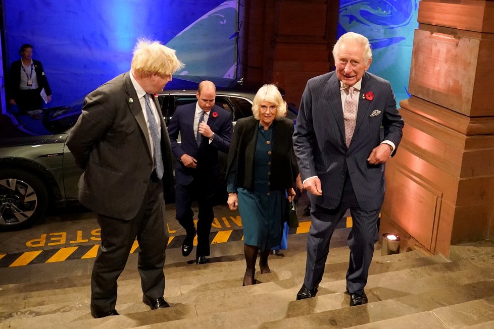 Slavnostní recepce na COP26 v Glasgow: Britský premiér Boris Johnson vítá vévodkyni Camille s princem Charlesem (1. 11. 2021)