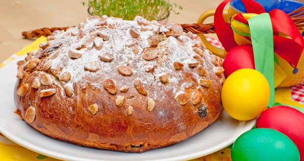 Mazanec je tradiční pečivo, které se peklo na velikonoční Bílou sobotu, aby byl přichystaný na Velikonoční neděli.