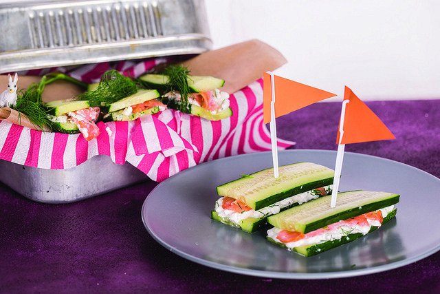 Bezlepkový okurkový sendvič