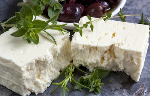 Balkánský sýr levně a rychle? Vyrobte si ho doma!