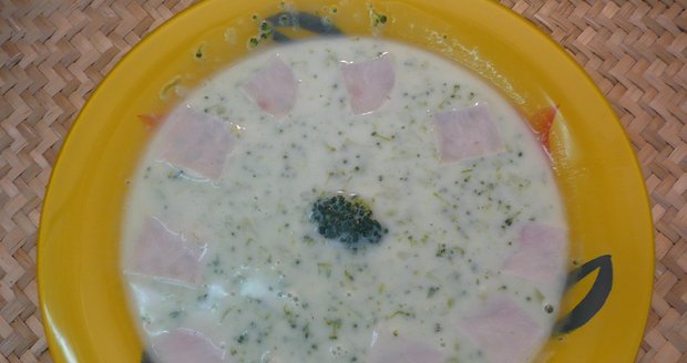 Krémová brokolicová polévka se šunkou