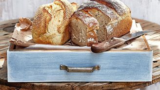 Domácí pečivo: Upečte si výborný podmáslový chléb!