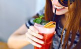 Triky ostrieľaných barmanov: namiešajte si letné drinky v pohodlí domova
