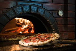 Pec na pizzu přinese do vaší kuchyně kousek Itálie 