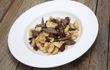 Vaříme cvalem s Michalem: Šéfkuchař Michal opět přináší jeden ze svých rychlých receptů, noky s jelení kýtou! 