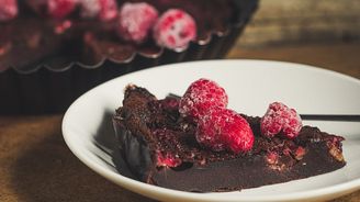 Mlsání povoleno: Vyzkoušejte čokoládový dortík s malinami