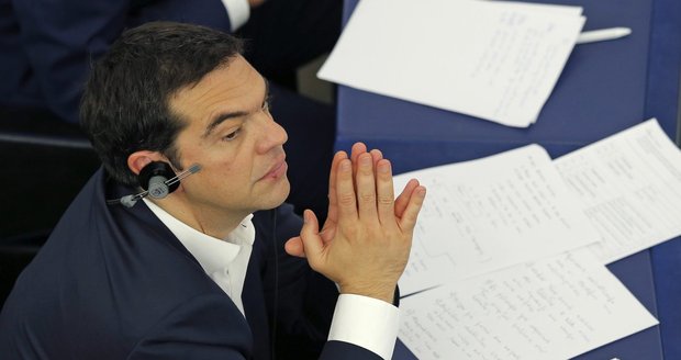 Řecký premiér Tsipras rezignoval. Země míří k předčasným volbám