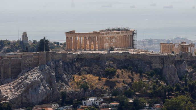 Athénská Akropole zeje prázdnotou, Řecko sužuje vlna veder. Řeckým dluhopisům se ale na trhu mimořádně daří