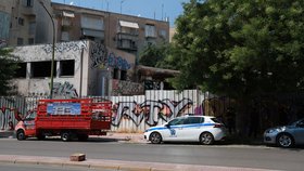 Policie v Aténách řeší děsivý případ Britky nalezené v kufru.