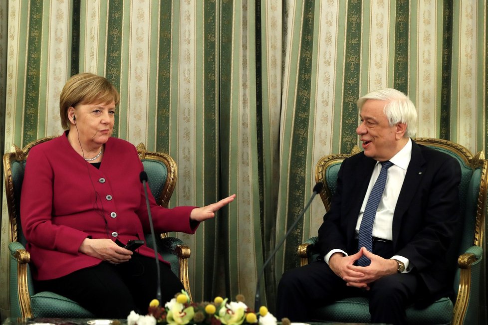 Řecký prezident Prokopis Pavlopoulos a Angela Merkelová při jednání v Athénách (11.1.2019)